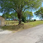 Au Bord De La Riviere Avec Terrasse, Internet Et Jardin - Fr-1-653-271