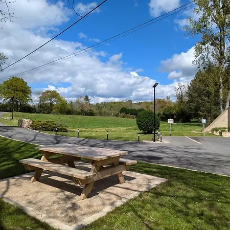 Au Bord De La Riviere Avec Terrasse, Internet Et Jardin - Fr-1-653-271 * Saint-Maurice-des-Lions