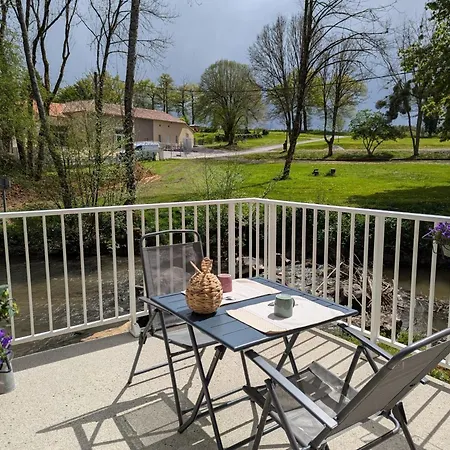 Au Bord De La Riviere Avec Terrasse, Internet Et Jardin - Fr-1-653-271 *