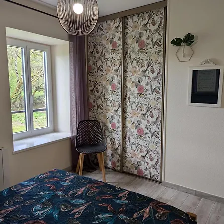 Au Bord De La Riviere Avec Terrasse, Internet Et Jardin - Fr-1-653-271 * Saint-Maurice-des-Lions