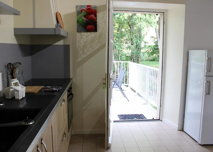 Au Bord De La Riviere Avec Terrasse, Internet Et Jardin - Fr-1-653-271 بيت للعطل Saint-Maurice-des-Lions