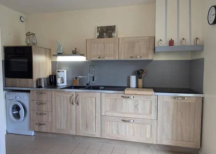 Au Bord De La Riviere Avec Terrasse, Internet Et Jardin - Fr-1-653-271 بيت للعطل *