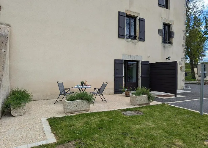 Au Bord De La Riviere Avec Terrasse, Internet Et Jardin - Fr-1-653-271 * Saint-Maurice-des-Lions