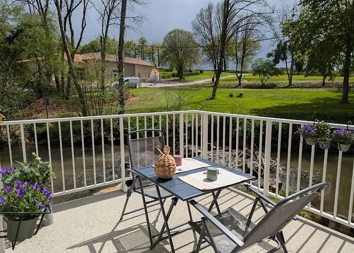 Au Bord De La Riviere Avec Terrasse, Internet Et Jardin - Fr-1-653-271 *