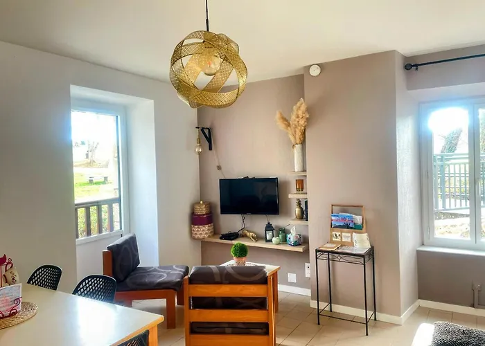 Au Bord De La Riviere Avec Terrasse, Internet Et Jardin - Fr-1-653-271 بيت للعطل *