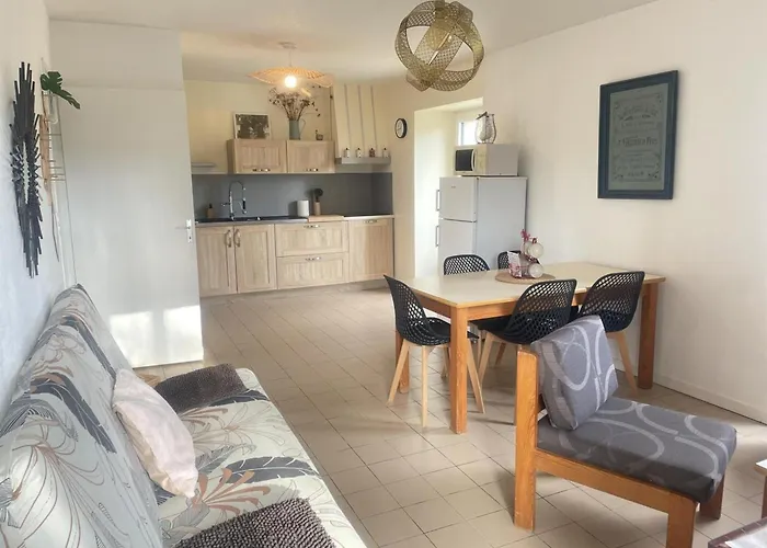 Au Bord De La Riviere Avec Terrasse, Internet Et Jardin - Fr-1-653-271 بيت للعطل *